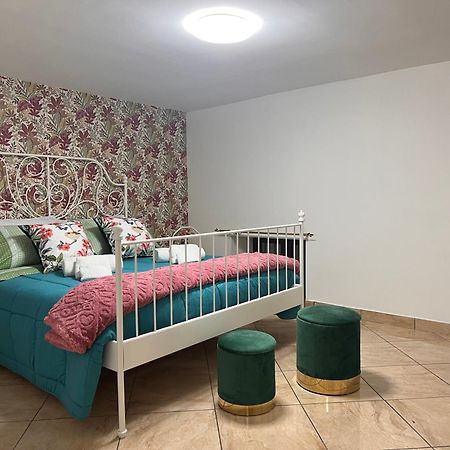 Easy Fly Apartment Наполи Екстериор снимка