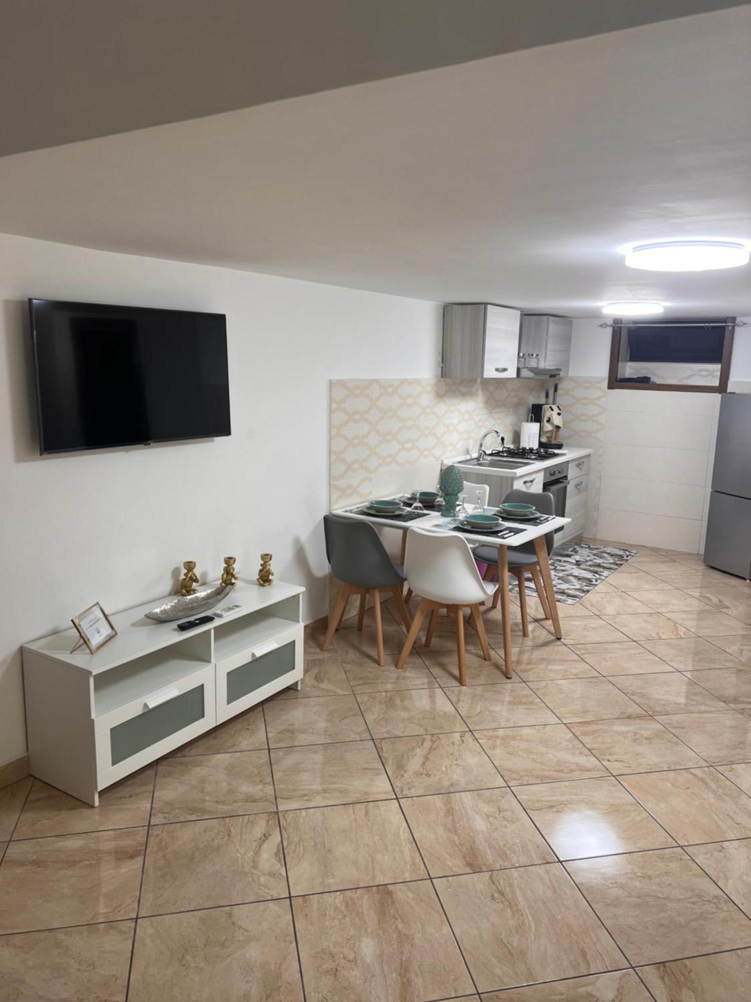 Easy Fly Apartment Наполи Екстериор снимка